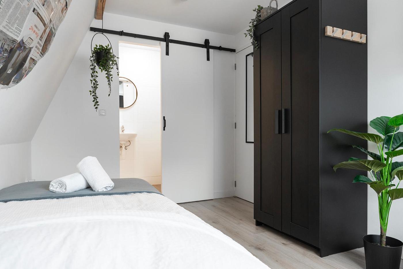 Ferienhaus Newly Renovated With Kitchen Access Tilburg