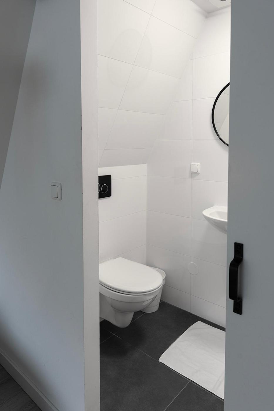 Newly Renovated With Kitchen Access *