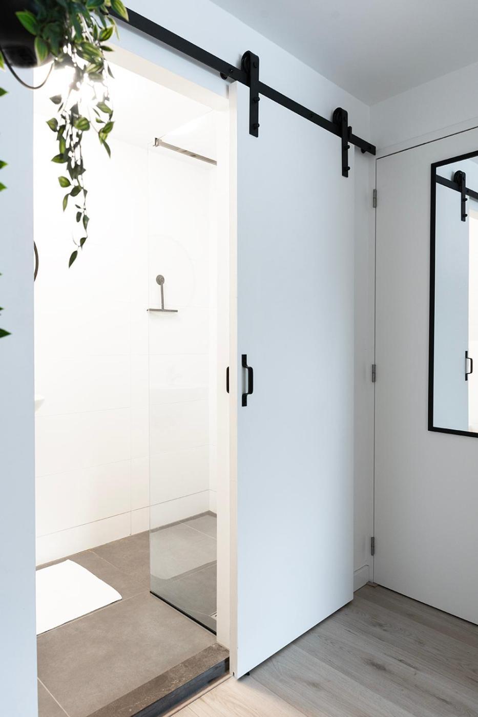 Newly Renovated With Kitchen Access Vakantiehuis